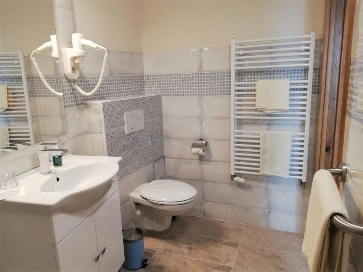 Haus Monti Hotell Maria Lanzendorf Eksteriør bilde