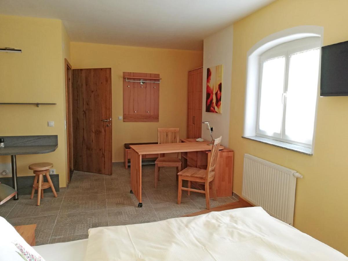 Haus Monti Hotell Maria Lanzendorf Eksteriør bilde