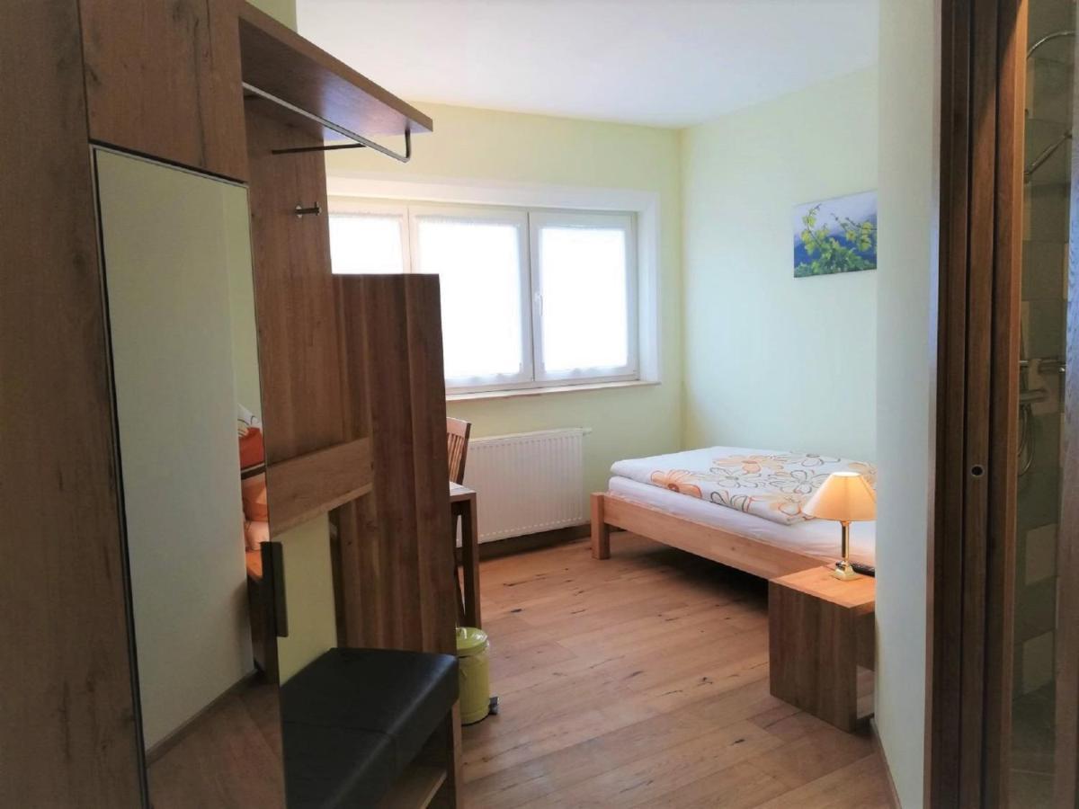 Haus Monti Hotell Maria Lanzendorf Eksteriør bilde